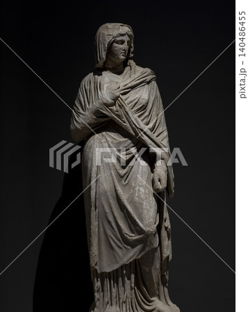 a historical statue from Roman times 140486455