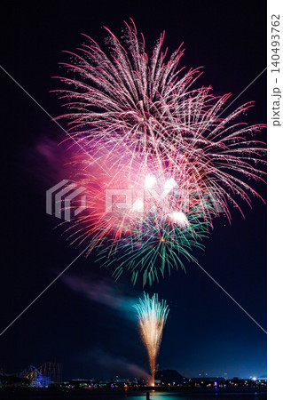 夜空に咲く花火 夜空に咲く花火 140493762