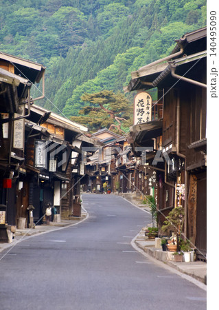 江戸の風情・奈良井宿・早朝(長野県・塩尻市) 江戸の風情・奈良井宿・早朝(長野県・塩尻市) 140495090