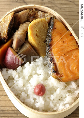 焼き魚弁当 焼き魚弁当 140495709