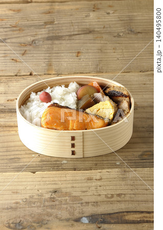 焼き魚弁当 焼き魚弁当 140495800