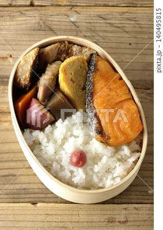 焼き魚弁当 焼き魚弁当 140495815