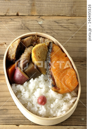 焼き魚弁当 焼き魚弁当 140495816