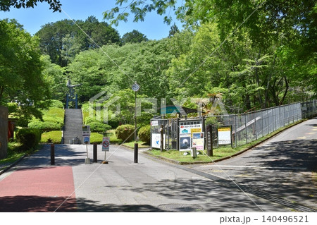 百年公園北入り口から入った所 140496521