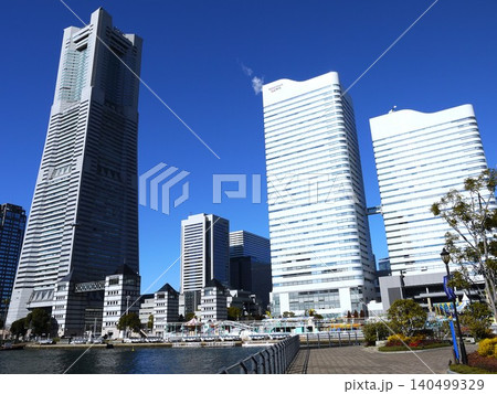 運河から見たランドマークタワー 140499329