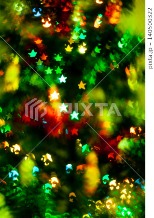 Blured sparks of light on cristmas tree, spruce lights on background 140500322