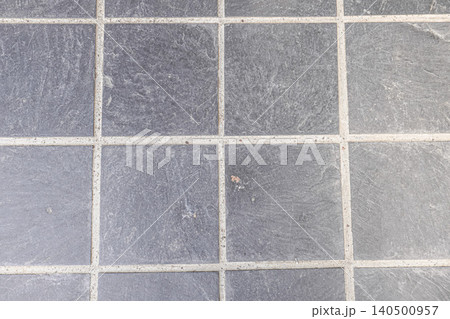 汚れた日本の玄関の天然石の石目タイル Dirty entrance stone tile 汚れた日本の玄関の天然石の石目タイル Dirty entrance stone tile 140500957