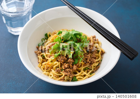汁無し担々麺 汁無し担々麺 140501608