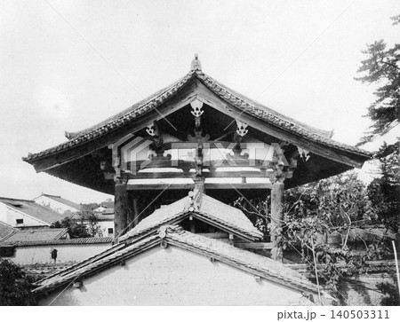 日本の国宝　東大寺転害門側面 140503311