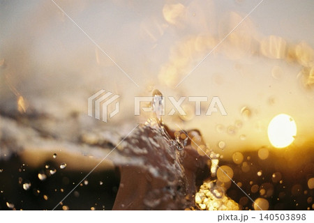 水 水 140503898