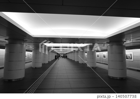 誰もいない東京駅地下 誰もいない東京駅地下 140507738
