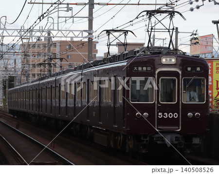 阪急5300系(5300F) 普通┃大阪梅田 上新庄 阪急5300系(5300F) 普通┃大阪梅田 上新庄 140508526