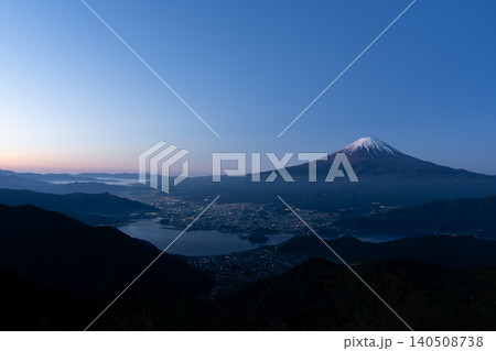 夜明けと富士山　新道峠 140508738