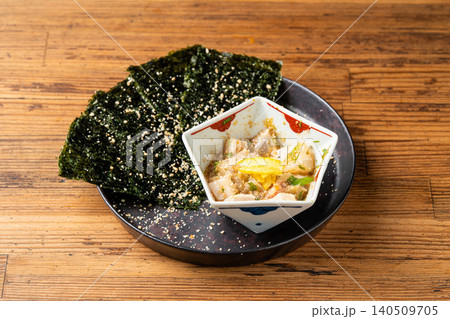 新鮮な鯛を使った贅沢な酒の肴・まかない料理 新鮮な鯛を使った贅沢な酒の肴・まかない料理 140509705