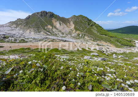 北海道函館市恵山の火山地形と絶景登山ルート 140510689