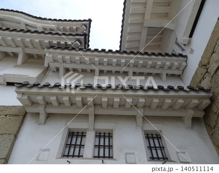 姫路城の白漆喰の壁と瓦屋根・城郭建築の美しいディテール 姫路城の白漆喰の壁と瓦屋根・城郭建築の美しいディテール 140511114