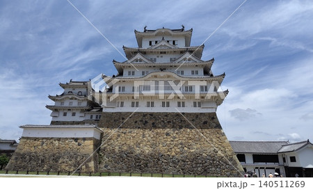姫路城の壮麗な天守と白漆喰の城郭建築・世界遺産の美しい風景 姫路城の壮麗な天守と白漆喰の城郭建築・世界遺産の美しい風景 140511269