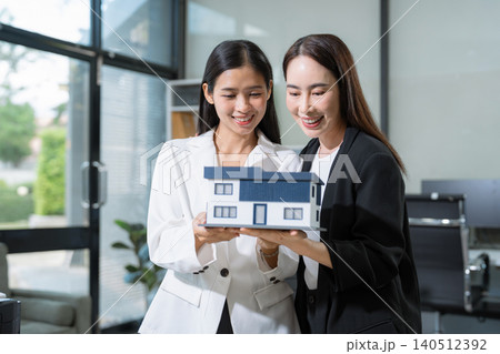 Considering buying a home, investing in real estate. Sell home online. Considering buying a home, investing in real estate. Sell home online. 140512392