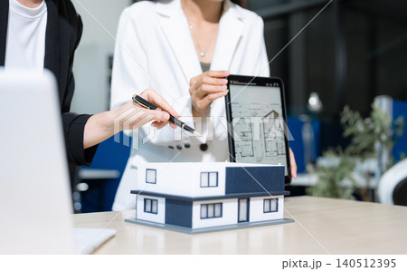 Considering buying a home, investing in real estate. Sell home online. Considering buying a home, investing in real estate. Sell home online. 140512395