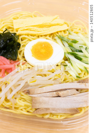 おいしいコンビニ食品の冷やし中華 おいしいコンビニ食品の冷やし中華 140512605