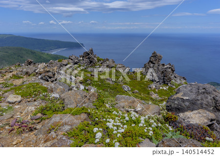 函館恵山登山 海を望む登山道と火山が生み出した北海道の絶景 函館恵山登山 海を望む登山道と火山が生み出した北海道の絶景 140514452