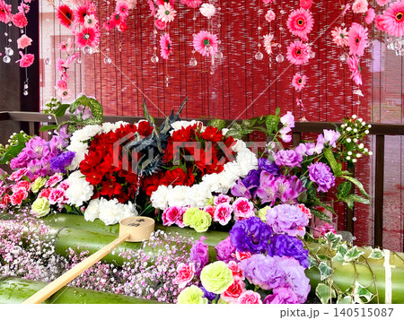 豊平神社 華やかな花手水 札幌市豊平区 春 豊平神社 華やかな花手水 札幌市豊平区 春 140515087