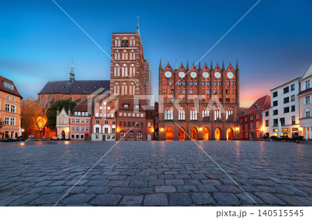 Alter Markt square at dusk in Stralsund, Germany 140515545