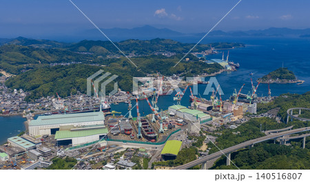 今治の造船所と臨海工業地帯の空撮 140516807