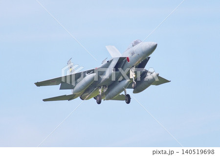 着陸態勢の第306飛行隊のF-15J 着陸態勢の第306飛行隊のF-15J 140519698