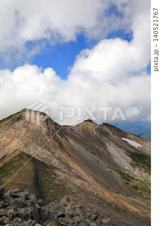 夏の乗鞍岳の風景 ( 剣ヶ峰直下 ) 夏の乗鞍岳の風景 ( 剣ヶ峰直下 ) 140521767