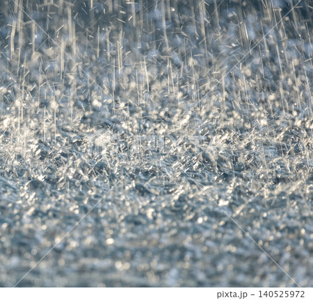 激しく降る雨のイメージ 激しく降る雨のイメージ 140525972