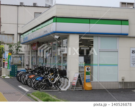 ファミリーマートのある景色 ファミリーマートのある景色 140526878
