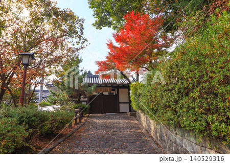 福岡県田川郡の添田公園内にある岩石城を模した美術館 福岡県田川郡の添田公園内にある岩石城を模した美術館 140529316
