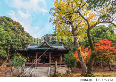 福岡県添田町岩石山麓にある秋の添田神社 福岡県添田町岩石山麓にある秋の添田神社 140529318