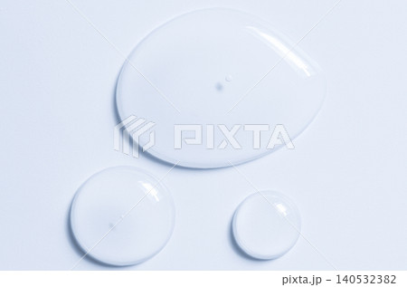 Cosmetic product in the form of a transparent drop. A moisturizing gel or serum for the face. Cosmetic product in the form of a transparent drop. A moisturizing gel or serum for the face. 140532382