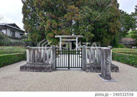 後龜山天皇 嵯峨小倉陵(京都府京都市右京区) 後龜山天皇 嵯峨小倉陵(京都府京都市右京区) 140532556