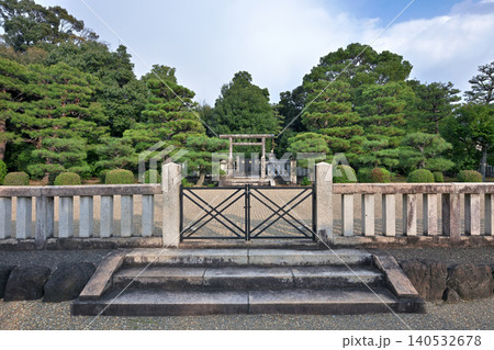 長慶天皇 嵯峨東陵(京都府京都市右京区) 長慶天皇 嵯峨東陵(京都府京都市右京区) 140532678