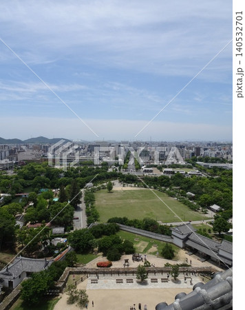 姫路城天守閣から望む城下の絶景 姫路城天守閣から望む城下の絶景 140532701