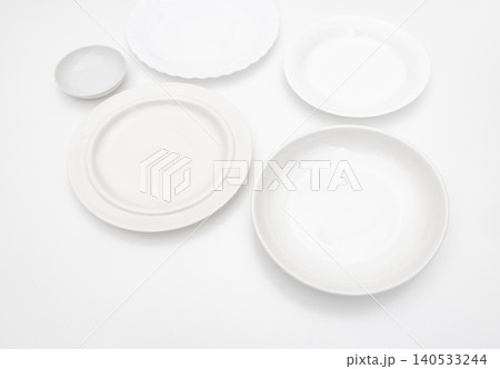 白い皿 140533244
