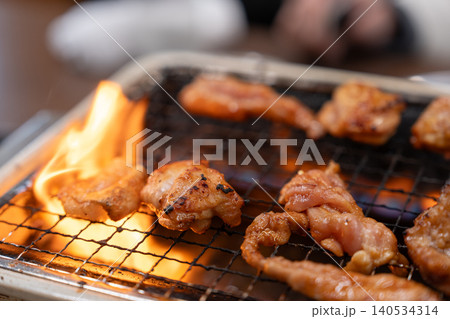 美味しい焼き肉を食べる 美味しい焼き肉を食べる 140534314