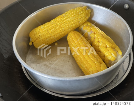 Freshly Steamed Corn on the Cob in a Pot Freshly Steamed Corn on the Cob in a Pot 140534578