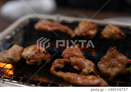 美味しい焼き肉を食べる 美味しい焼き肉を食べる 140534757