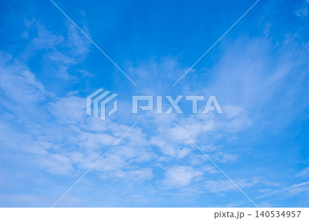 青空と白い雲 140534957