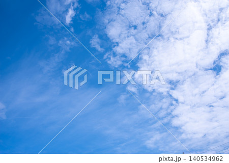 青空と白い雲 140534962