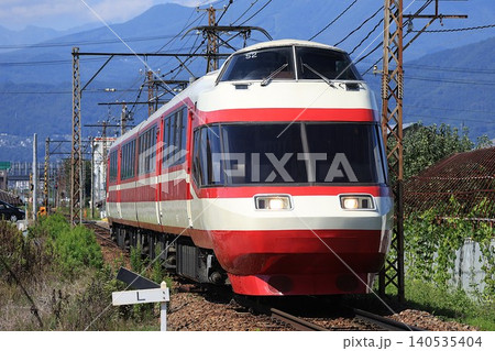 【長野電鉄】1000系 特急「ゆけむり」(長野線:日野駅) 【長野電鉄】1000系 特急「ゆけむり」(長野線:日野駅) 140535404
