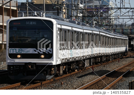 武蔵野線を走行する 209系 MUE-Train 140535827