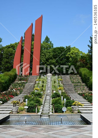 伊丹市立みどりのプラザ 春の荒牧バラ公園 伊丹市立みどりのプラザ 春の荒牧バラ公園 140536385