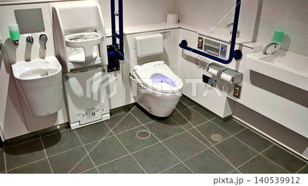 多機能トイレのバリアフリー設備背景 多機能トイレのバリアフリー設備背景 140539912