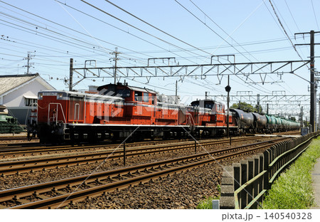 東海道本線を走る貨物列車 東海道本線を走る貨物列車 140540328