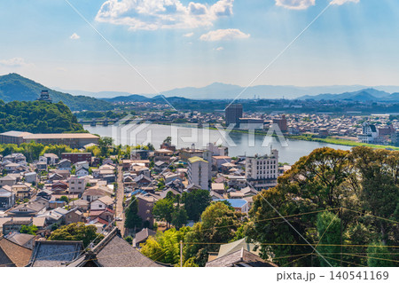 犬山城、犬山成田山からの眺め〈愛知県犬山市〉 犬山城、犬山成田山からの眺め〈愛知県犬山市〉 140541169
